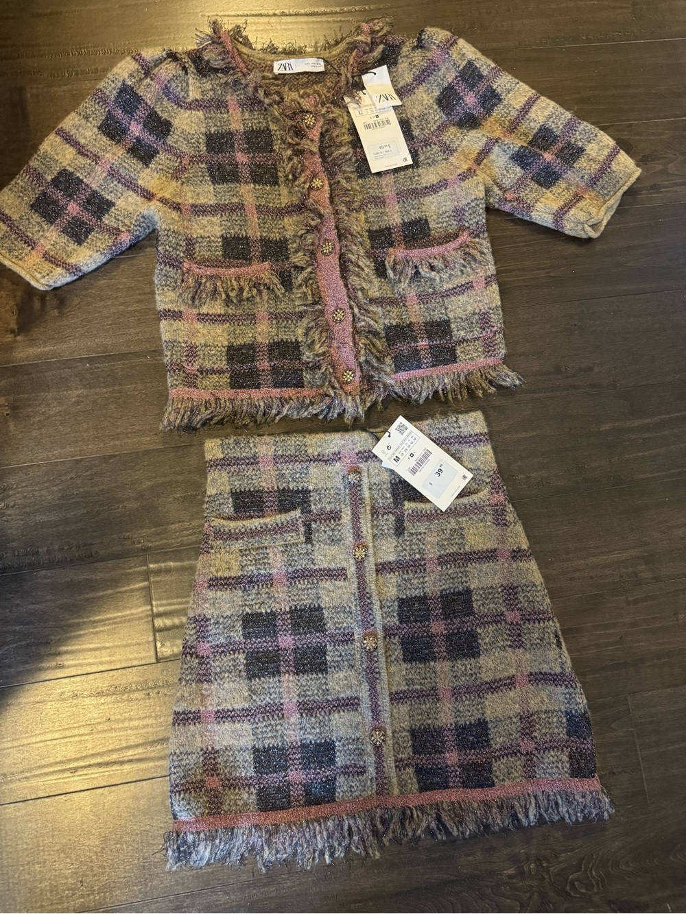 Zara 2 Piece Plaid Tweed Fringe Jacket & skirt in Pink, Black & Cream